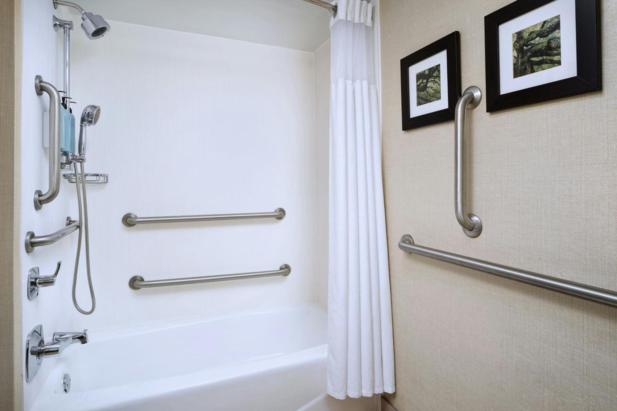 Courtyard By Marriott Charleston Historic District Hotel Bagian luar foto