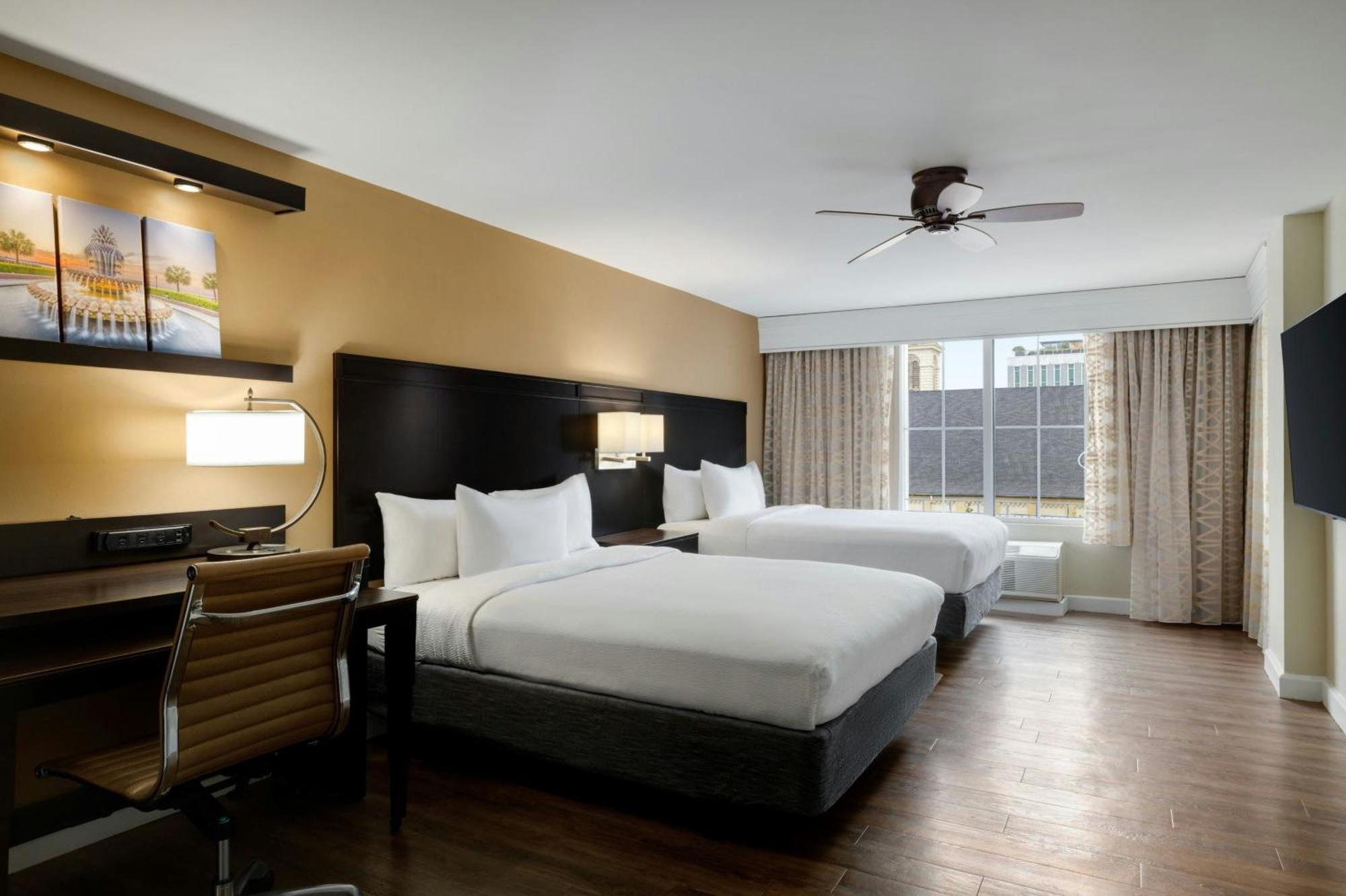 Courtyard By Marriott Charleston Historic District Hotel Bagian luar foto