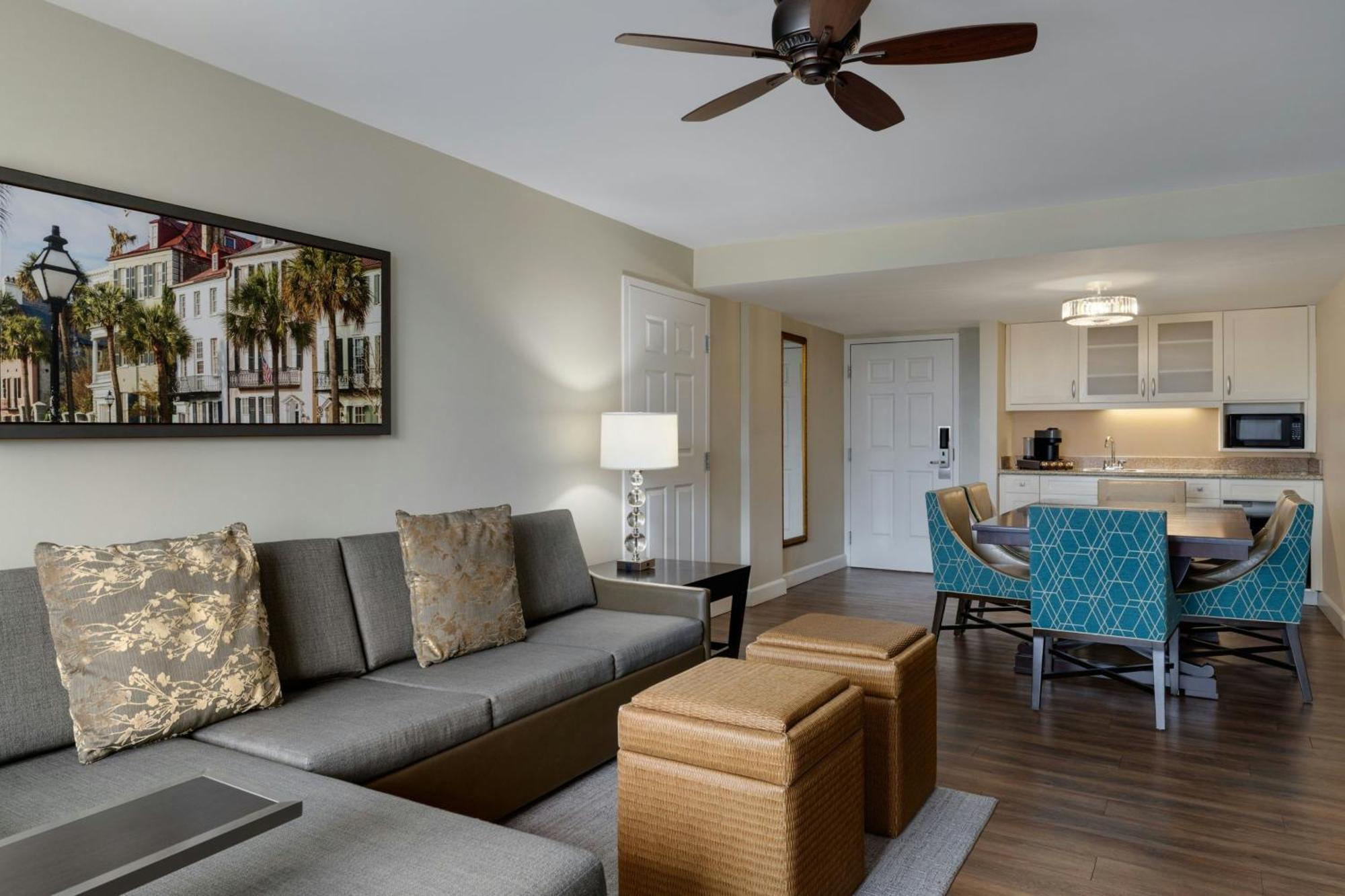 Courtyard By Marriott Charleston Historic District Hotel Bagian luar foto