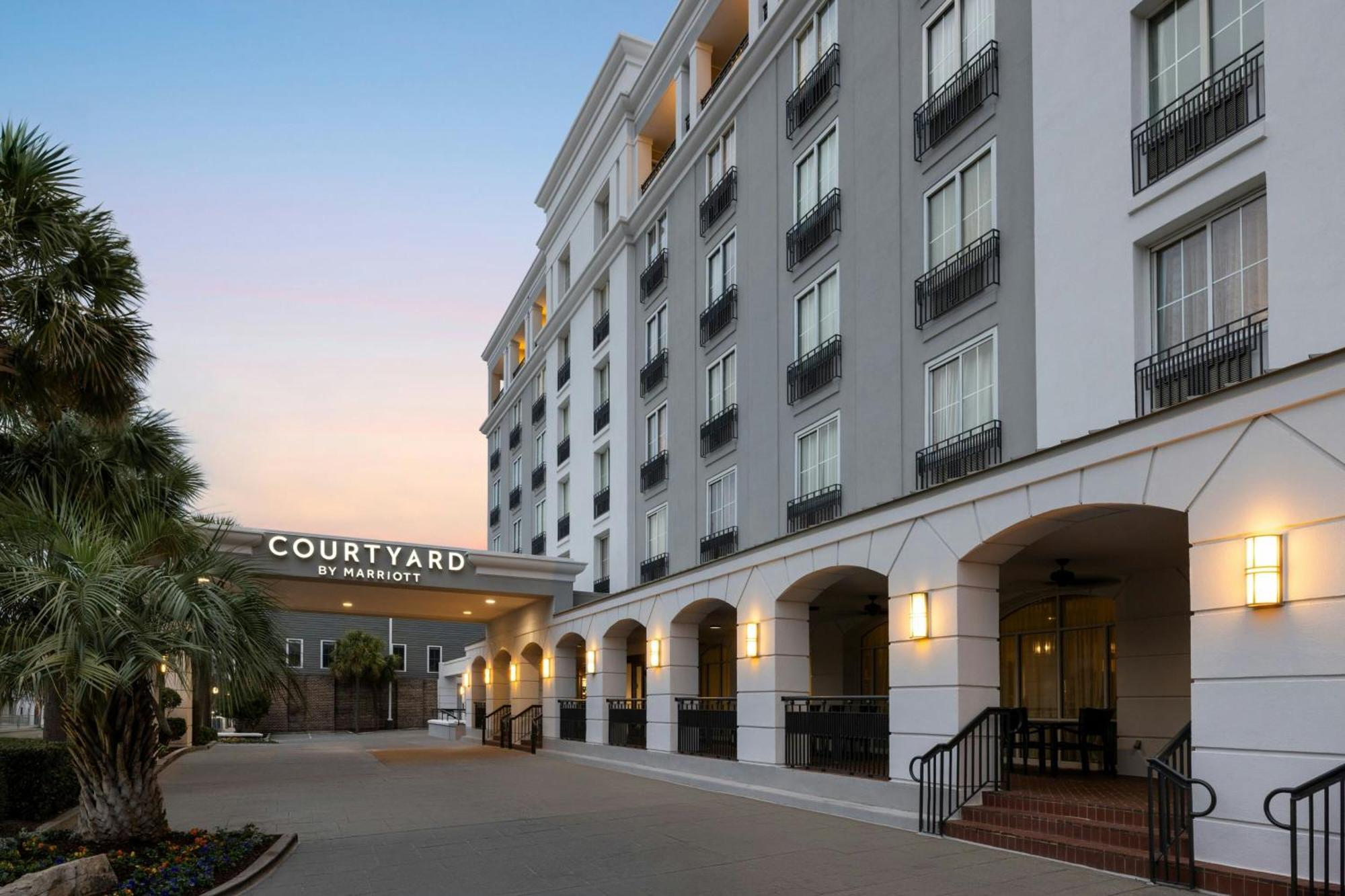 Courtyard By Marriott Charleston Historic District Hotel Bagian luar foto