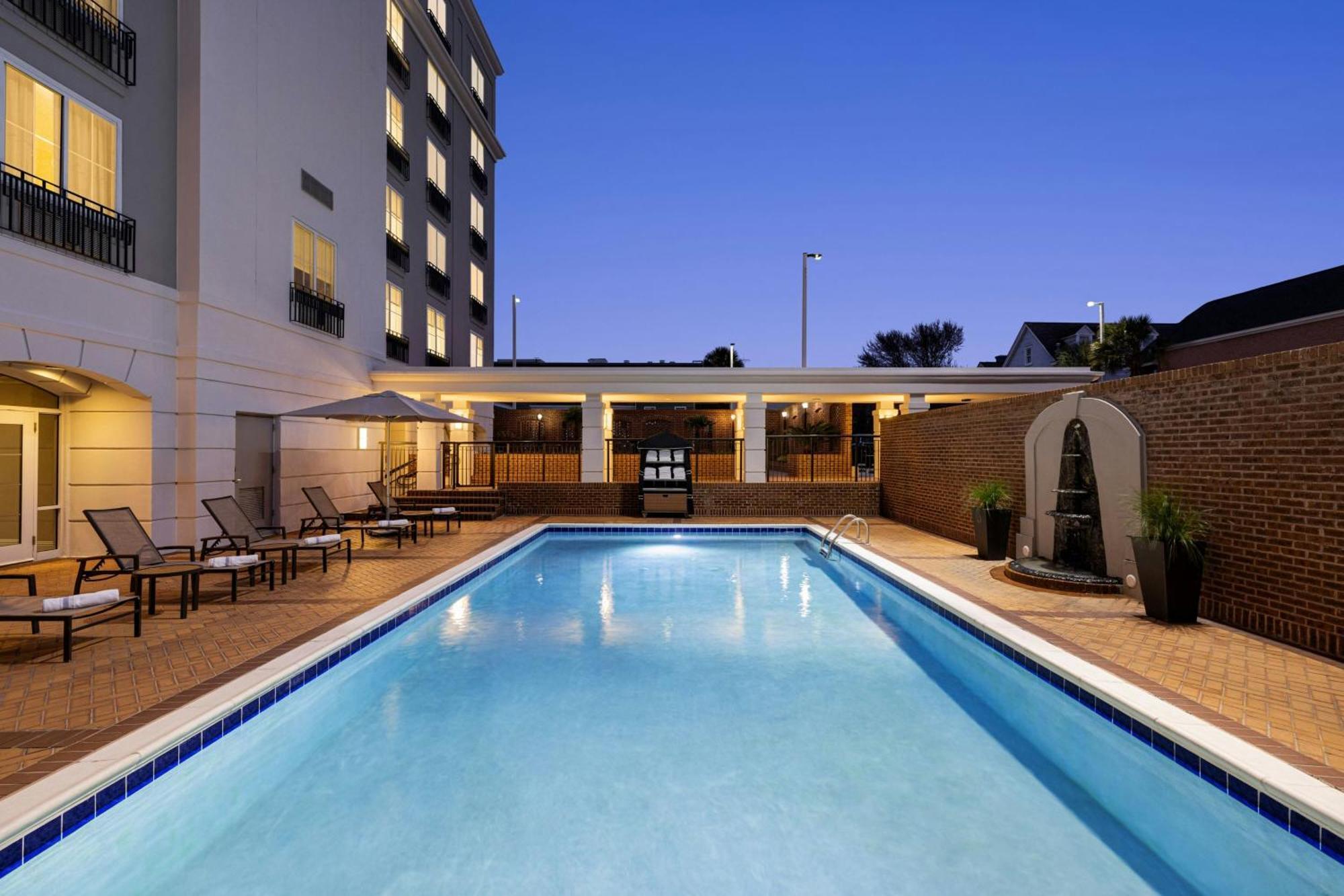 Courtyard By Marriott Charleston Historic District Hotel Bagian luar foto